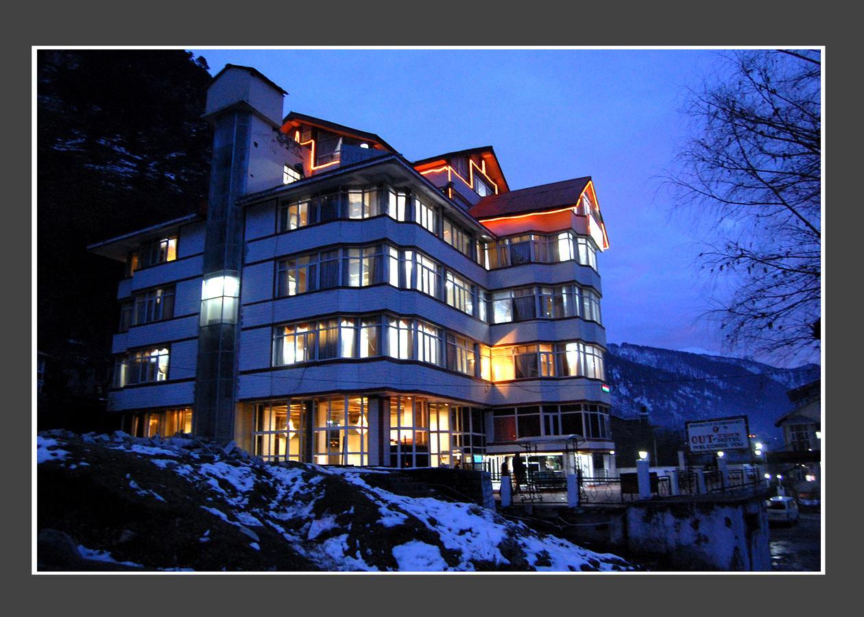 Hotel Out Town 마날리 외부 사진
