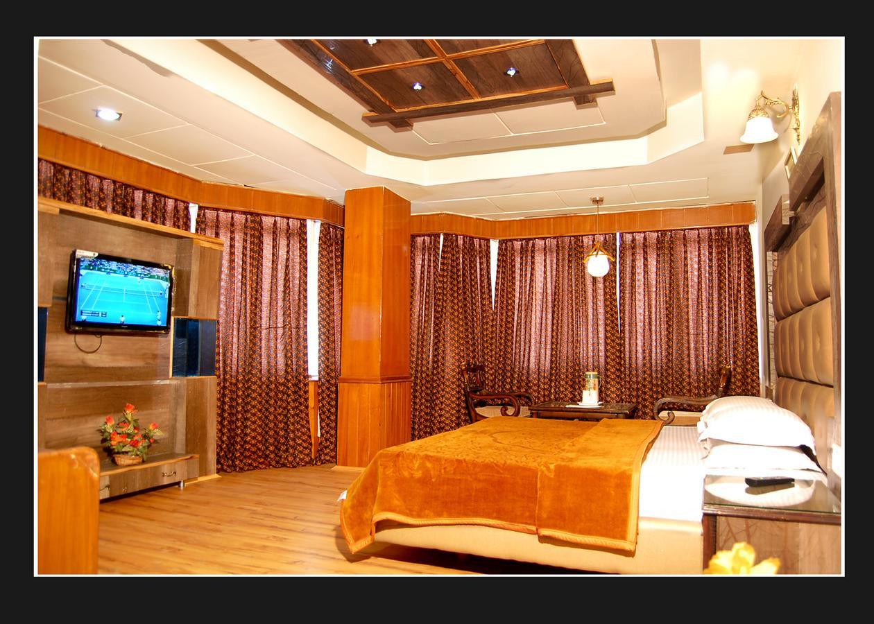 Hotel Out Town 마날리 외부 사진