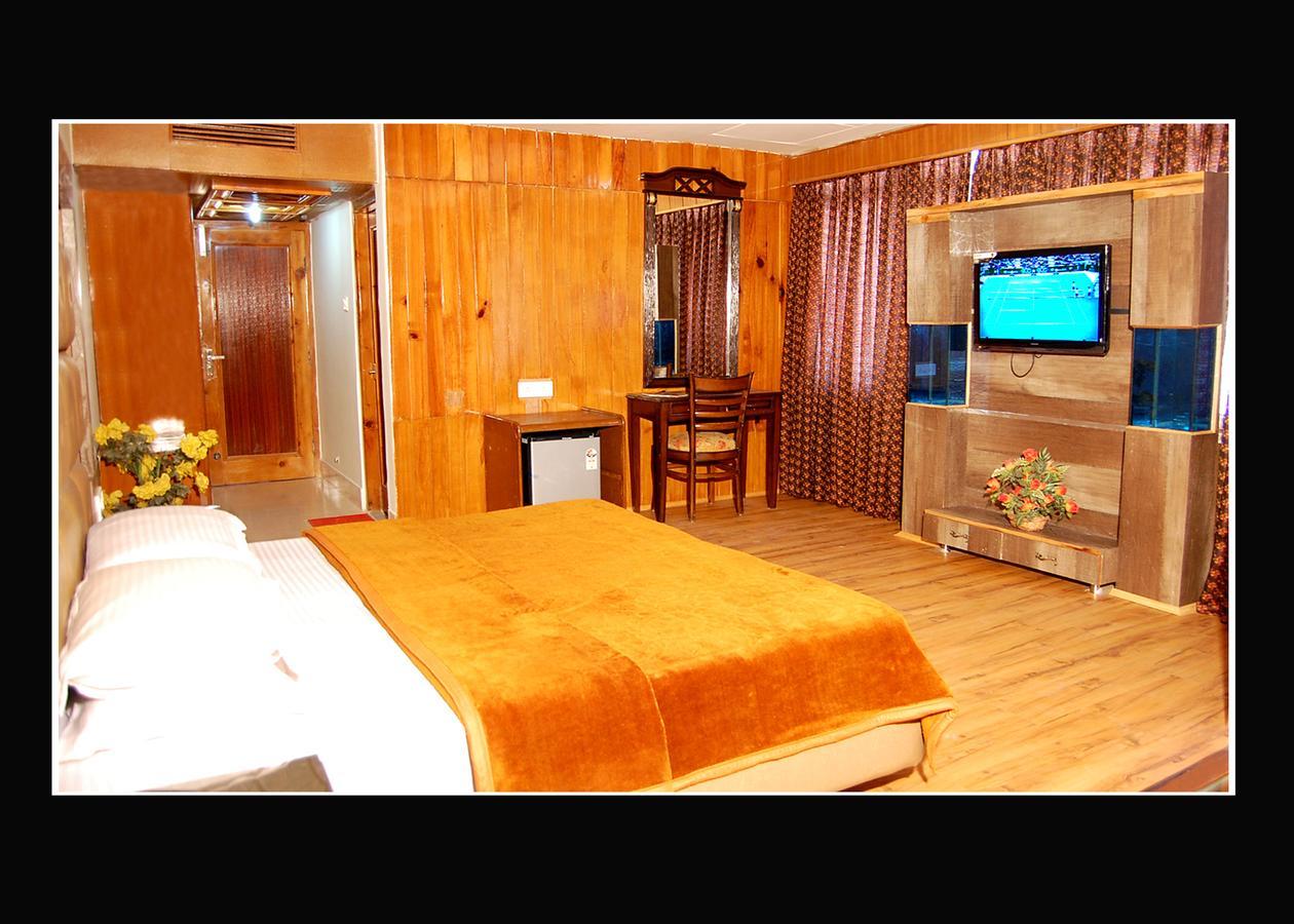 Hotel Out Town 마날리 외부 사진