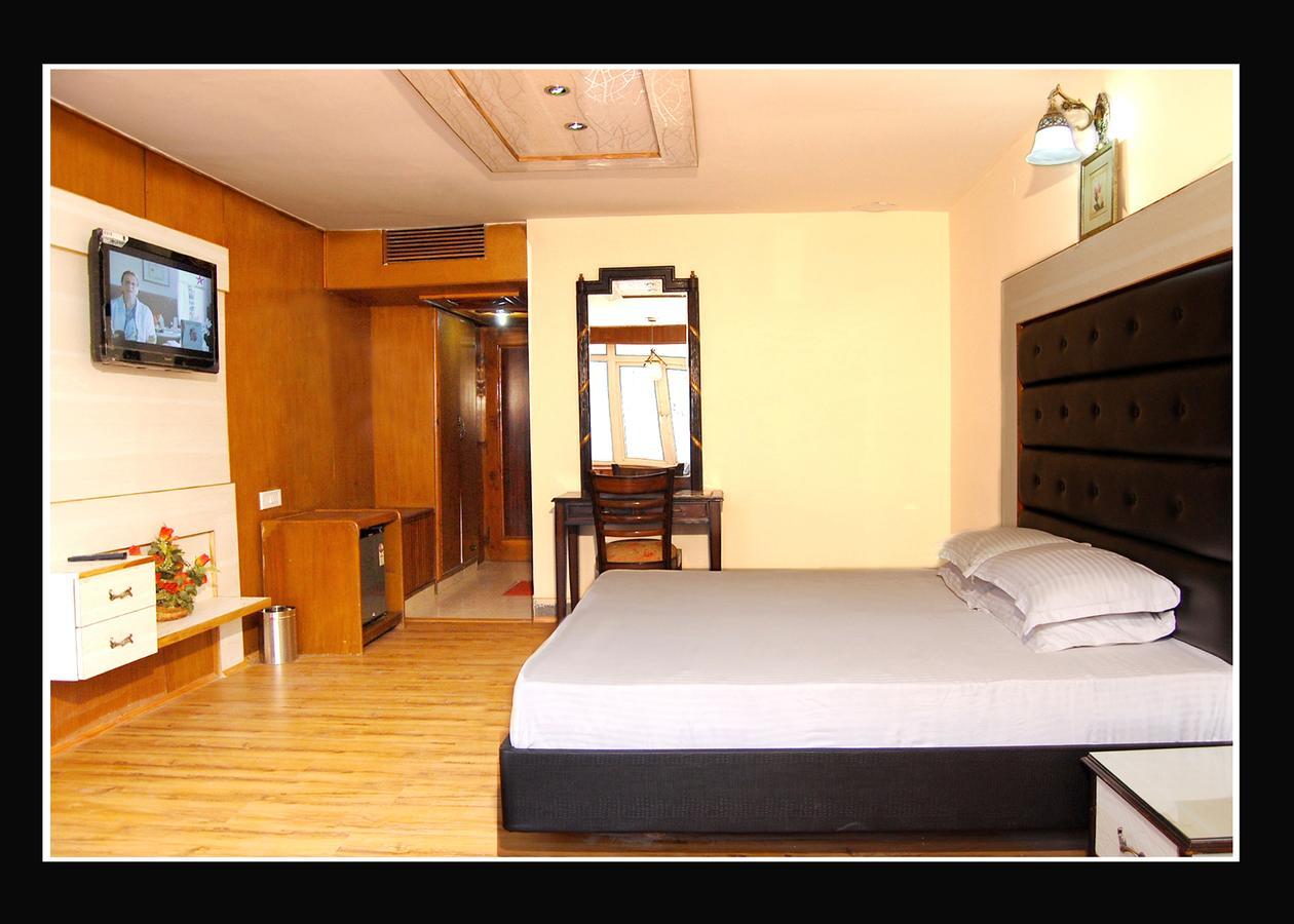 Hotel Out Town 마날리 외부 사진