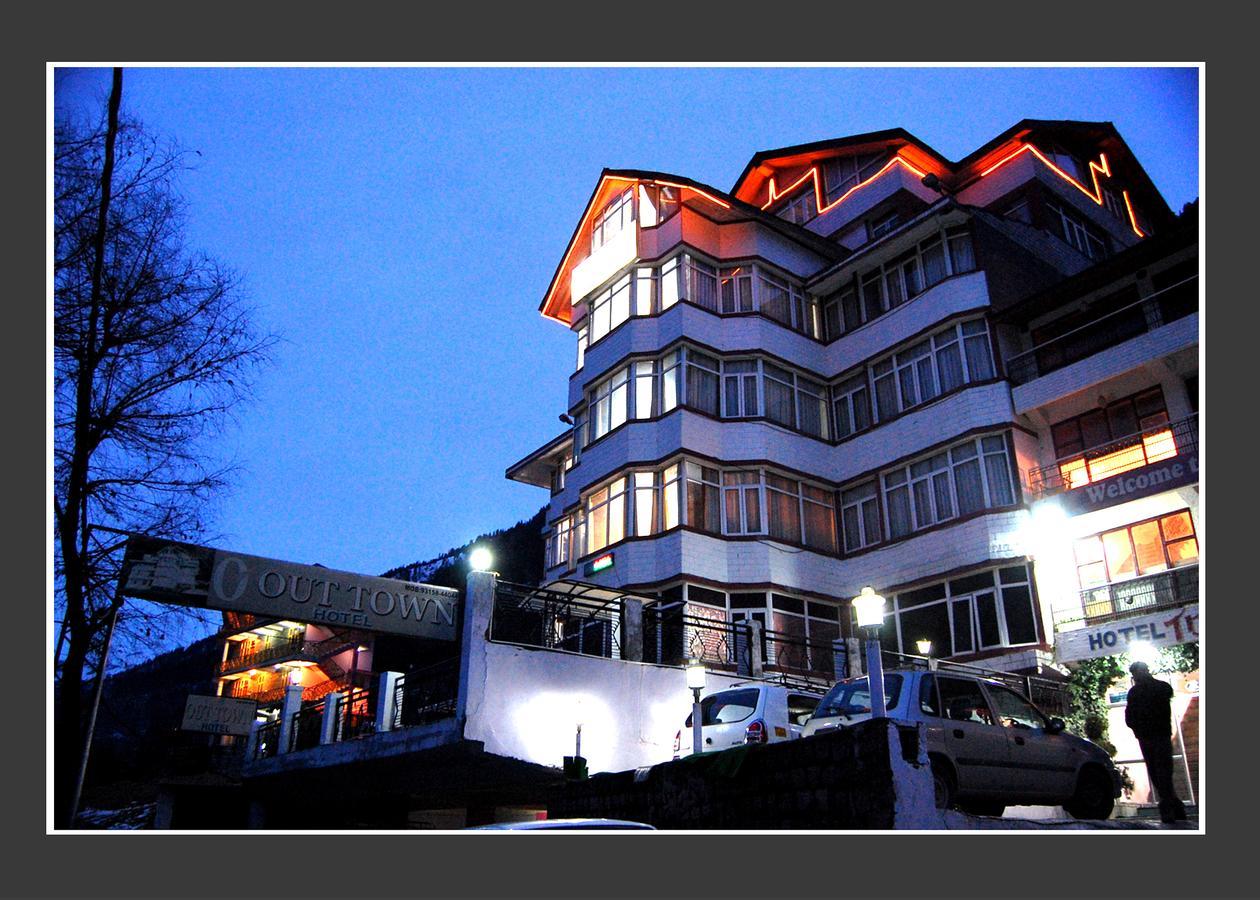 Hotel Out Town 마날리 외부 사진